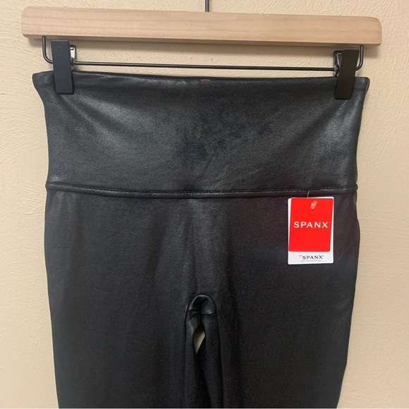 Spanx Faux Leather Leggings in Black Size Medium NWT New - Picture 3 of 12